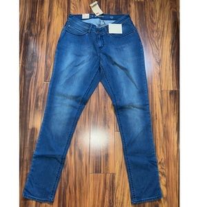 Levi’s Curve ID Supreme Curve Mid Rise Skinny Jeans